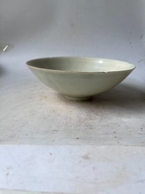 湖田窑瓷器碗
口径18.5cm
高度6.3cm