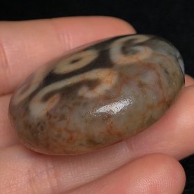 血丝天眼佛牌 尺寸：37*14毫米 重量30.5克