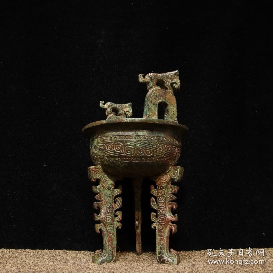 铜——铭文扁足双虎鼎 长15.5cm宽14cm高23cm 重3斤