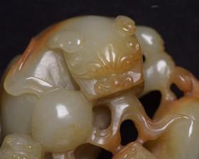 和田玉子母兽
规格:   8.2×7.9×3.6厘米   重   266克
