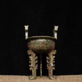 铜——铭文扁足双虎鼎 长15.5cm宽14cm高23cm 重3斤