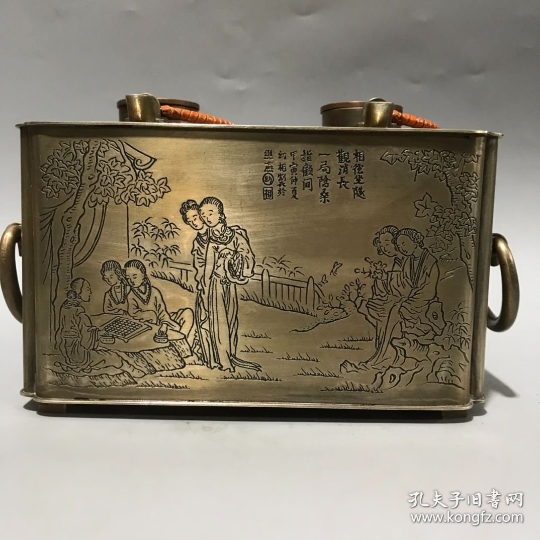 旧藏：白铜温酒壶，雕工精细，雕刻夜晏桃李图，满工，挺重的，底部有落款，有收藏价值 尺寸：高12cm,宽16.5cm,厚9cm，重量：1242克X