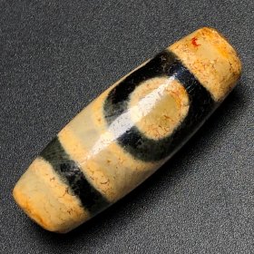 【两眼天珠】 尺寸40*14毫米，重量11.5克，二眼天珠