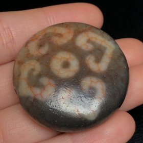 血丝天眼佛牌 尺寸：37*14毫米 重量30.5克