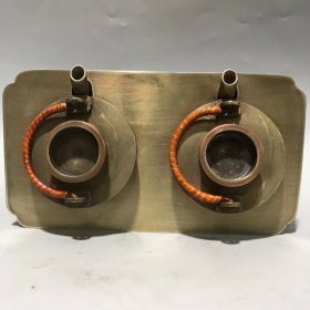 旧藏:白铜温酒壶,雕工精细,雕刻夜晏桃李图,满工,挺重的,底部有落款,有收藏价值 尺寸:高12cm,宽16.5cm,厚9cm,重量:1242克X