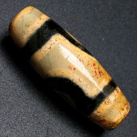 【两眼天珠】 尺寸40*14毫米，重量11.5克，二眼天珠