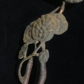旧藏小叶老黄杨木雕灵芝如意,做工精细,栩栩如生,包浆温润细腻,品相完美。
尺寸:长38cm,宽9cm,重159g