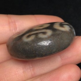 血丝天眼佛牌 尺寸：37*14毫米 重量30.5克