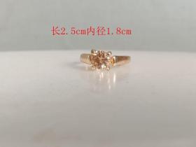 镶嵌 宝 石 戒指