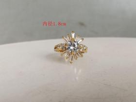 镶 嵌 宝 石 老戒指