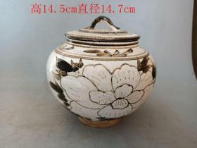 宋代磁州窑花卉瓷罐