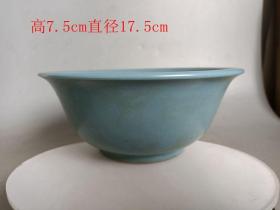 明代单色蓝釉老瓷碗