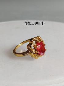 漂亮的天然红宝石K金女士戒指 · ·