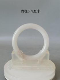 明代传世老和田白玉手镯 ··