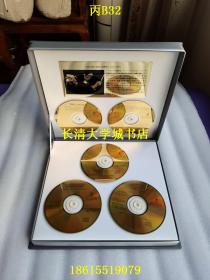 【日本日语日文原版】Herbert von Karajan（赫伯特·冯·卡拉扬）指挥纯金CD全套5碟。CTA Co.,Ltd. 里外有JASRAC（日本音乐著作权协会）的标识。原装、盒装，附件齐全。赫伯特·冯·卡拉扬，ハルバルト・フォン・カラヤン ①交响曲第4番变木长调②交响组曲③组曲“惑星”④春の祭典⑤协奏曲 短调【具体详见图片】