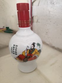 酒瓶：古井贡酒