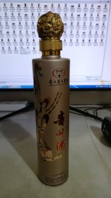 酒瓶：贵州茅台集团 贵州酒