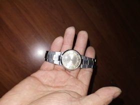 单位纪念手表SEAGULL石英手表（中国耀华创建80周年，有耀华的标识），海鸥牌手表，石英手表少见，表模脱落，似电池没电了，不知好坏，当配件出