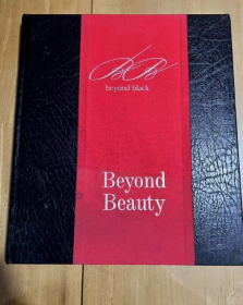 beyond black Beyond Beauty  超越黑色超越美丽   摄影图册   英文版16开 精装