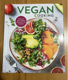 Vegan Cooking: Delicious Plant-Based Recipes for Any Occasion  素食烹饪：适合任何场合的美味植物性食谱