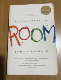 Room NATIONAL BESTSELLER EMMA DONOGHUE   房间国家最好的EMMA DONOGHUE  英文小说故事 平装