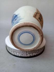 乡下收的清代传世青花瓷人物罐          ·