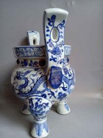 乡下收的明代传世青花龙纹瓷鼎香炉           ·