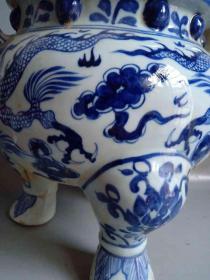 乡下收的明代传世青花龙纹瓷鼎香炉           ·