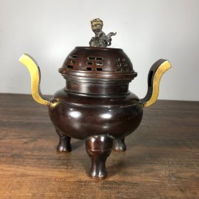 紫铜鎏金双耳熏炉，高19厘米，口径10.3厘米，重2979克，¥2400