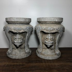 青石兽石墩，高24.5厘米，直径16厘米，重约24公斤左右，一对¥1500
