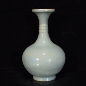 汝瓷竖口天球瓶，25×15，价格900