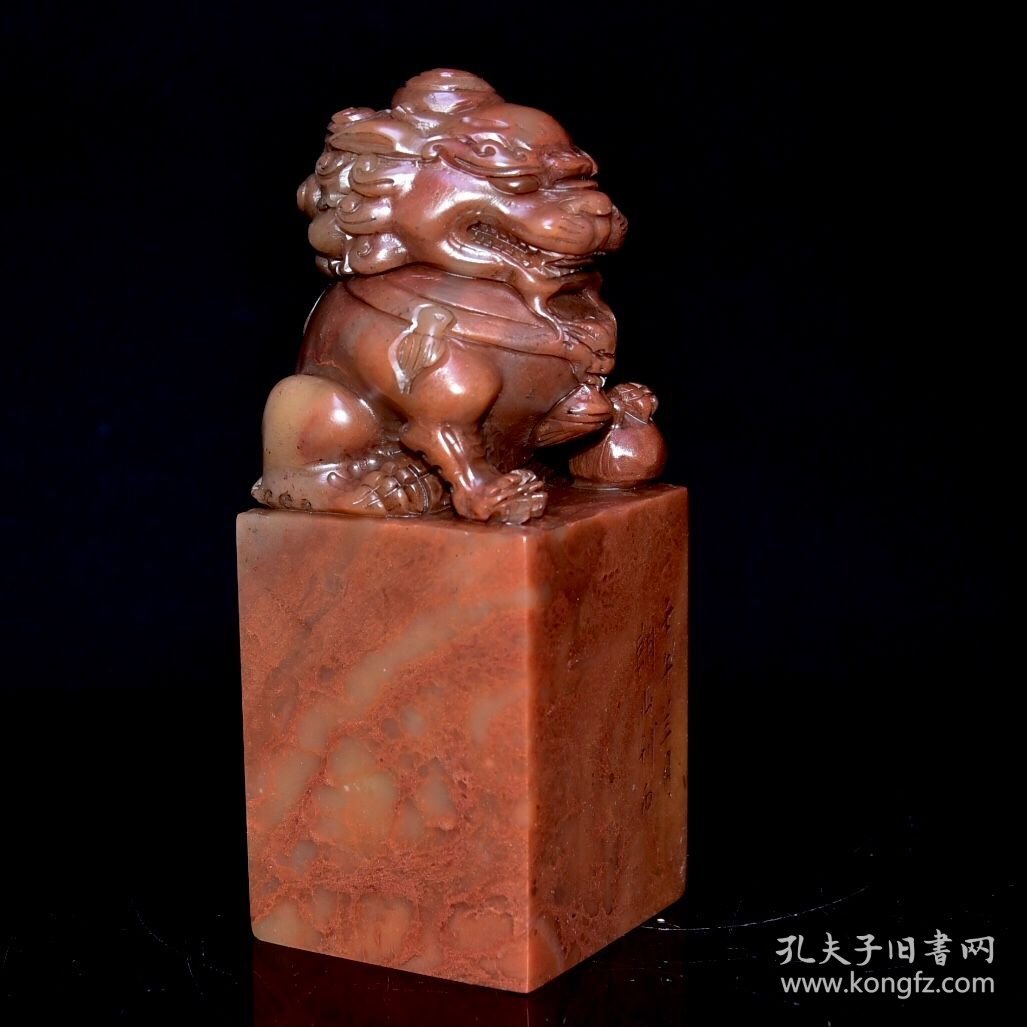 A旧藏老货 寿山石老印章 原石原色纯手工雕刻 雕工精细 包浆老气 保存完整 篆刻家【朗山】壬午年刊印700️ 尺寸：6*6*15厘米 重量：1240克