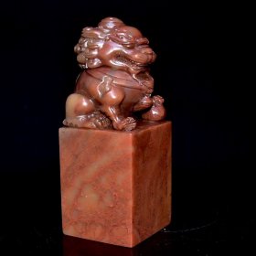 A旧藏老货 寿山石老印章 原石原色纯手工雕刻 雕工精细 包浆老气 保存完整 篆刻家【朗山】壬午年刊印700️ 尺寸：6*6*15厘米 重量：1240克