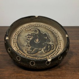 青石浮雕笔洗，高3.3厘米，直径13.6厘米，重590克，¥120