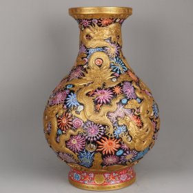 清乾隆 珐琅彩浮雕九龙穿花纹瓶 高宽：56*36cm ￥23760