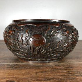 紫铜浮雕炉，高11.6厘米，口径18.5厘米，重8430克，¥4000