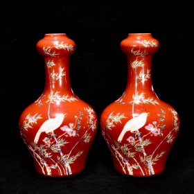 清雍正矾红花鸟纹蒜头瓶22×14，价格2700一对