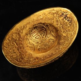 珍藏收清代老纯铜纯手工打造雕刻鎏真金元宝
重2081克   高6厘米   宽11厘米
1200元
003315