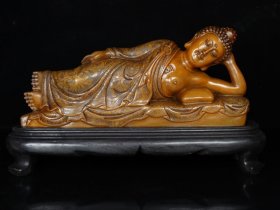 旧藏 丁己秋月篆刻家【玉璇】刊石，精品田黄冻石雕刻人物【卧佛】摆件，雕工精湛，手工描画，石质坚硬，结晶透亮细腻，包浆浓厚，收藏之佳品！ 尺寸：16×29×8cm 重量：2191.3克 特价：5000元