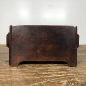紫铜双耳炉，高9.2厘米，口径15.5//10.8厘米，重3860克，¥2400