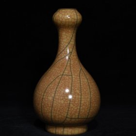 哥窑蒜头瓶，高19.5cm直径12cm，价格600