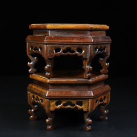 旧藏花梨木六角底座一对，圆底座长13厘米宽11.3厘米高8厘米，价格240元，代理加价，运费自理！