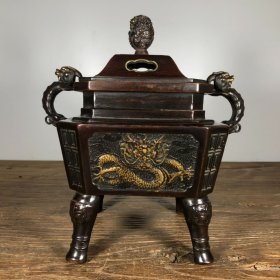 紫铜浮雕鎏金兽耳熏炉，高23厘米，口径12.3厘米，重3965克，¥4000