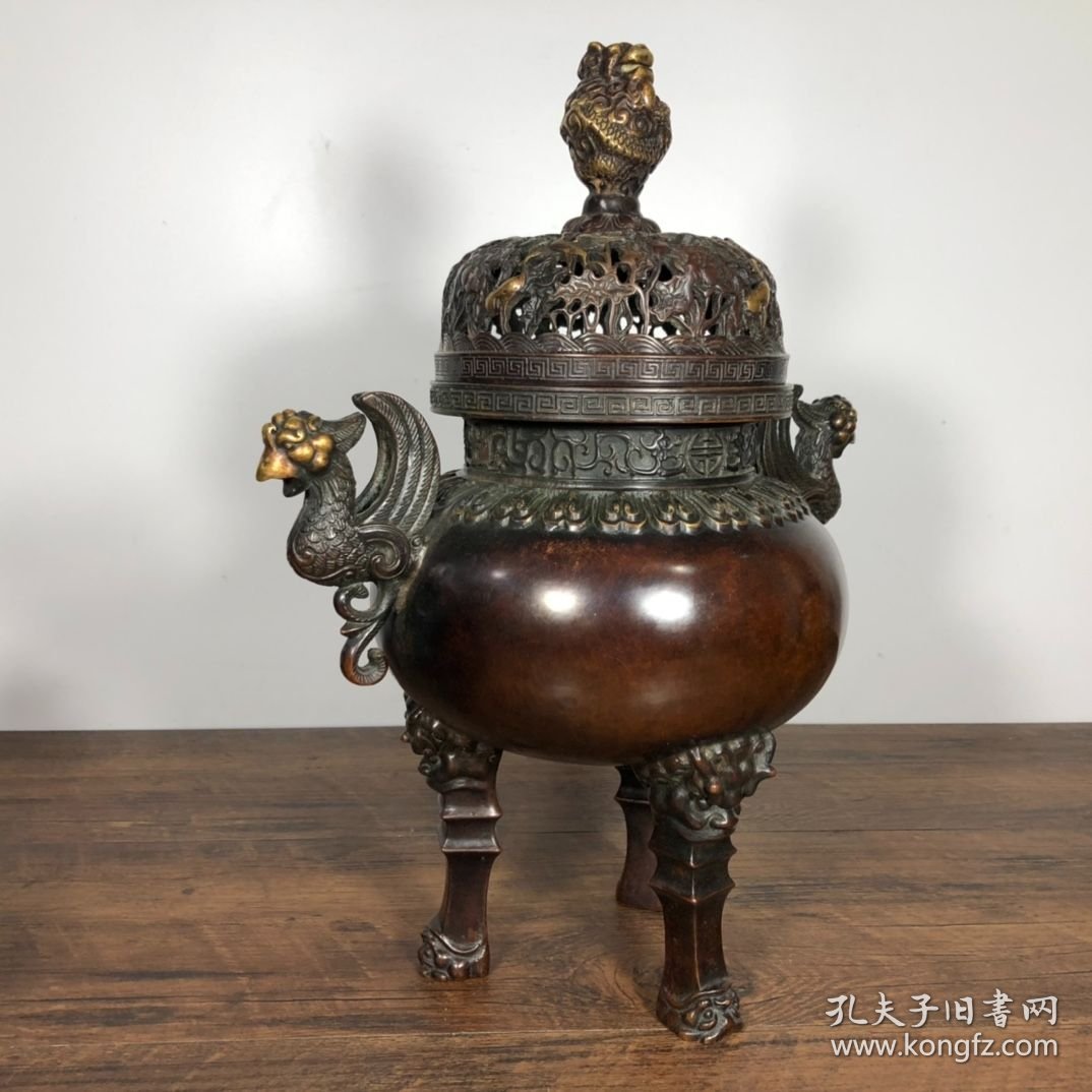 紫铜浮雕鎏金双耳熏炉，高30.5厘米，口径11.8厘米，重4730克，¥4600