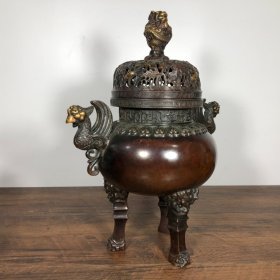 紫铜浮雕鎏金双耳熏炉，高30.5厘米，口径11.8厘米，重4730克，¥4600