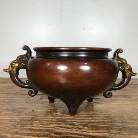 紫铜鎏金兽耳炉，高8.8厘米，口径11.6厘米，重1970克，¥2400