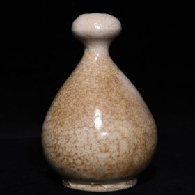 刑窑蒜头瓶，高10.5cm直径7.5cm，价格300