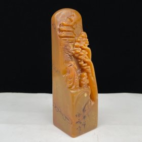 旧藏 甲申年篆刻家【伯元】刻石，田黄石雕刻人物山水印章，石质坚硬，细腻通透，萝卜纹通透，红血丝清晰呈现，油脂感强。 规格：12×3.5×3.5cm 重量:256克 特价：300元