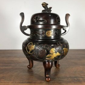 紫铜浮雕鎏金双耳熏炉，高22.5厘米，口径11.3厘米，重3350克，¥3600