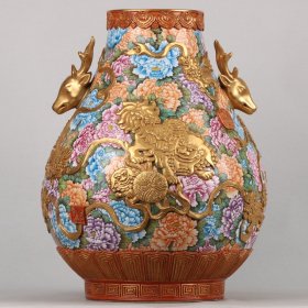 大清乾隆 珐琅彩鎏金浮雕事事如意万花纹鹿头尊
高宽：48.5*38cm，
¥25200